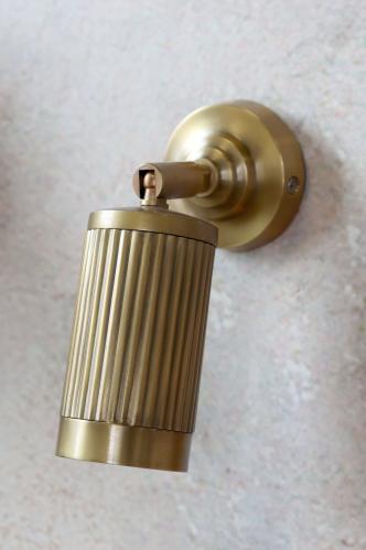 Vegglampe - Messing - Riflet - Ø7 x 15 cm - www.frokenfraken.se