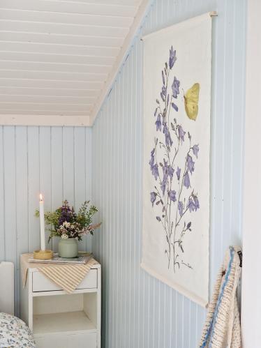 VÆGGBONAD - Blåklockor - 70 x 100 cm - www.frokenfraken.se