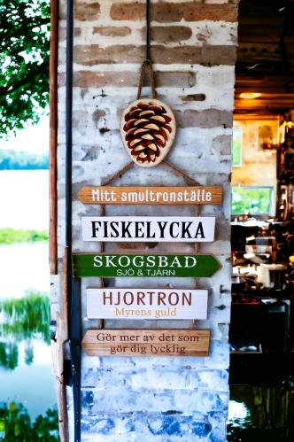 Skilt - Natur Skilt - Tre - 66 x 37 cm - www.frokenfraken.se
