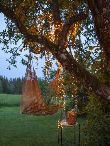Ljusslinga - Utendørs - 80 stk varm hvit LED - 8 meter - www.frokenfraken.se
