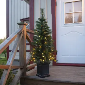 Julgran i firkantet krukke - 120 cm - Innendørs og utendørs bruk - www.frokenfraken.se