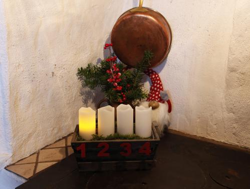 Batteridrevne lys - Blokklys 4 stk Advent - 10 cm - www.frokenfraken.se