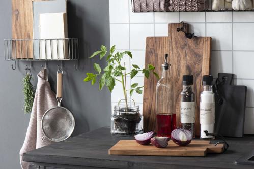 Flaska med Hällpip - Fyrkantig - 450 ml - 5,8 X 5,8 X 29,3 CM - www.frokenfraken.se