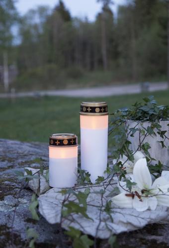 Gravlys - Batteridrevet LED-lys - 12 x 7 cm - Timer - www.frokenfraken.se