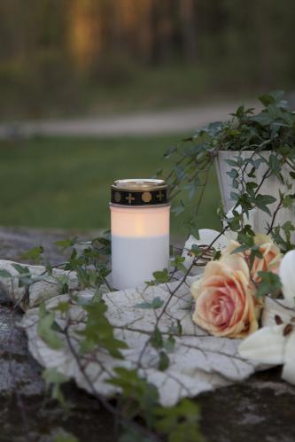 Gravlys - Batteridrevet LED-lys - 12 x 7 cm - Timer - www.frokenfraken.se
