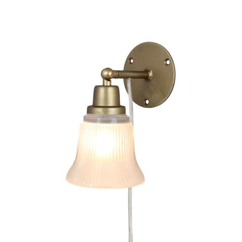 Vegglampe Ulla Antikk Messing/Glass - H21,5 x D16 cm - www.frokenfraken.se