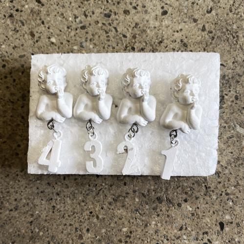 Adventsdekorasjon - Hvit - For lys - 5 x 2 cm - www.frokenfraken.se