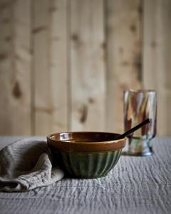 Skål L - Costa - Grønn/Brun - Ø16 x 8 cm - www.frokenfraken.se