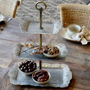 Etasjefat – 3 etasjer – Antikk messing – 51 cm - www.frokenfraken.se