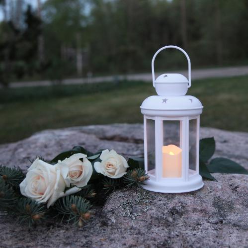 Lanterne med batteridrift - Hvit - Med avtagbart stativ - 18 cm - www.frokenfraken.se