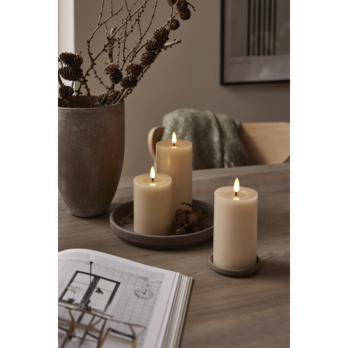 Batterilys - LED Blokklys Flamme Flow - Beige - 17,5 x Ø7,5 cm - Timer - www.frokenfraken.se