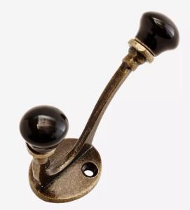 Krok med 2 brune porselensknapper - 8 cm - www.frokenfraken.se