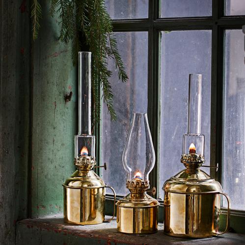 Fotogenlampe med håndtak - Glass/Messing - 27 x Ø8 cm - www.frokenfraken.se