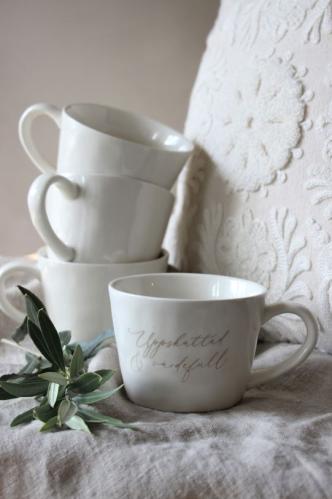 MUGG - Verdifulle og verdsatte - 14 X 10 X 7CM - www.frokenfraken.se